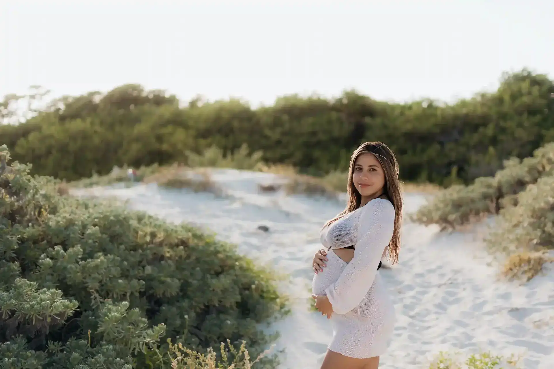 Maternity session on the beach, Cancún